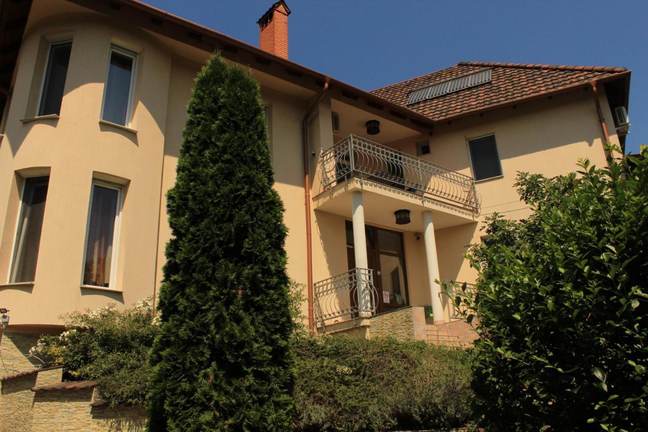 Villamerica Miskolc Exteriör bild