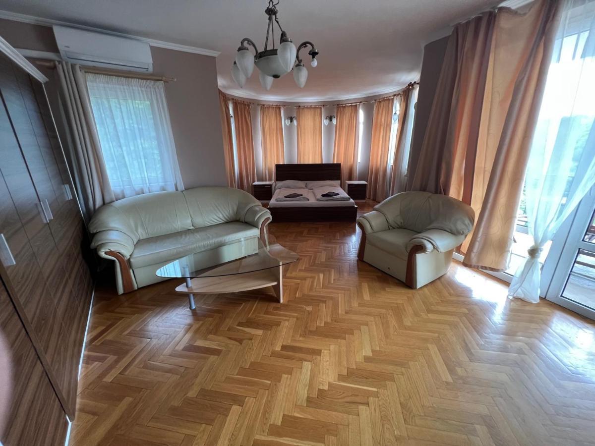 Villamerica Miskolc Exteriör bild